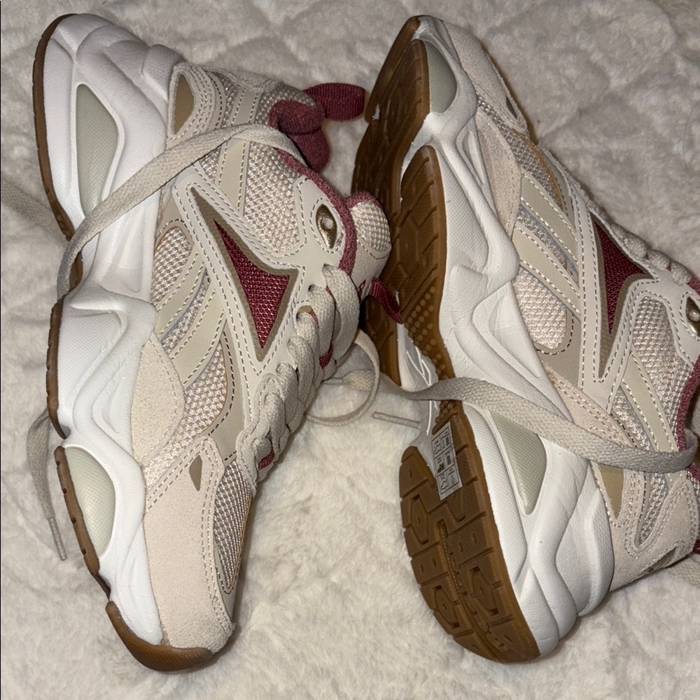 Reebok Cream and Red Athletic Shoes - Picture 2 of 4